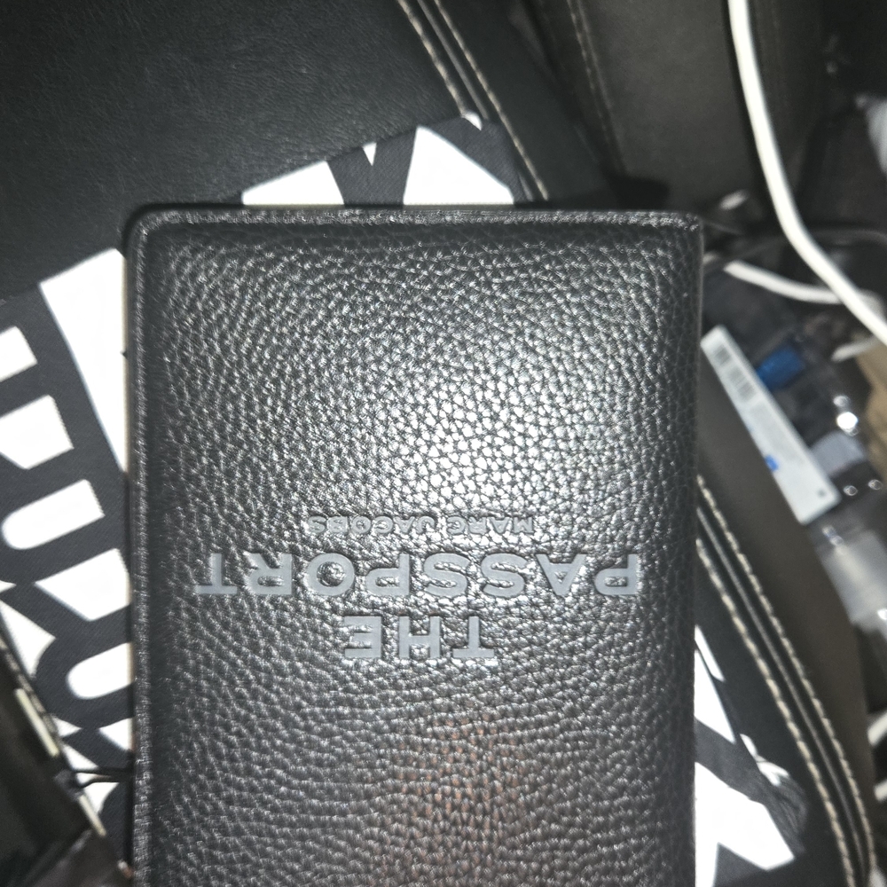 Marc Jacobs Black Leather Wallet Textured Pebbled Design